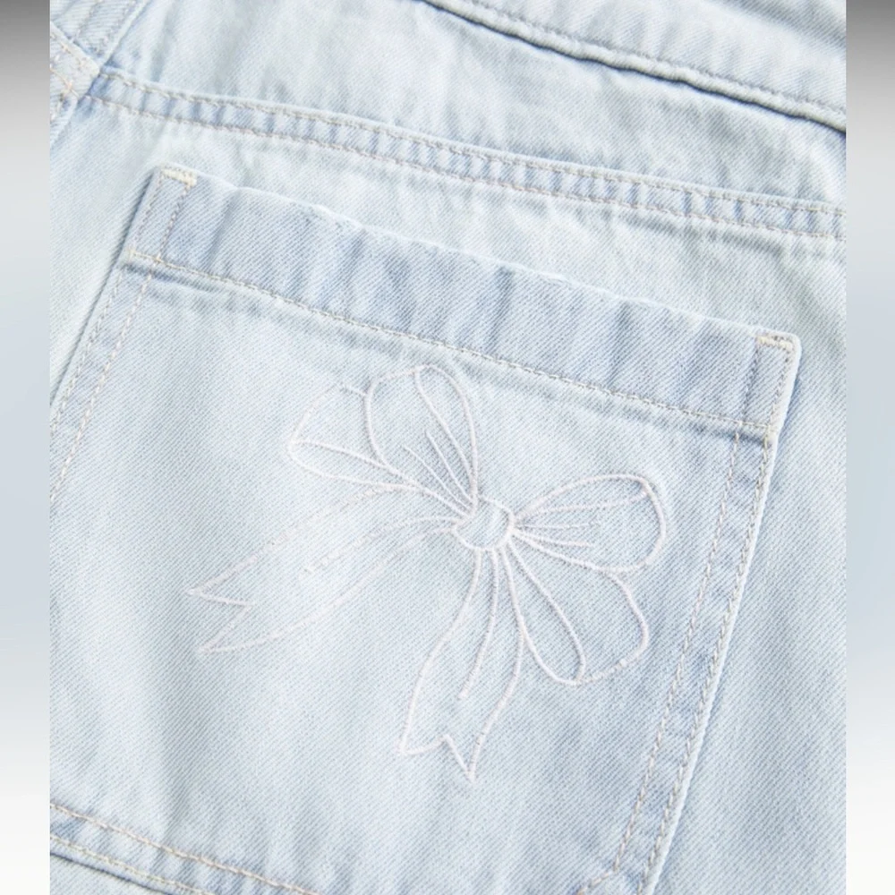 Hollister low rise baggy Jorts with pink bow detail NWT Size 8 Girly Streetwear